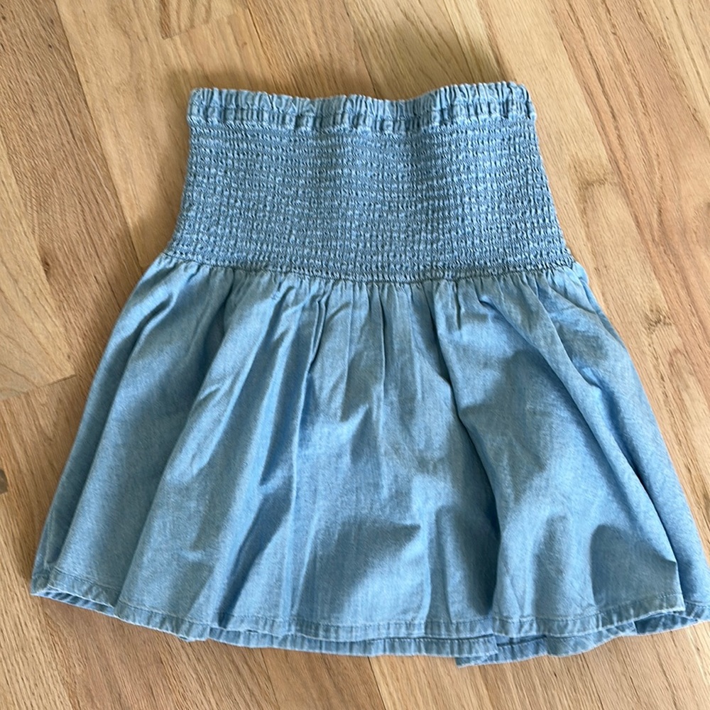 chambray elastic smocked top (like new)